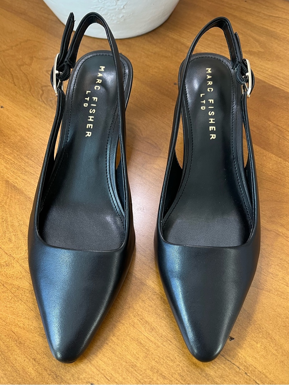Marc Fisher LTD Black Pointed Slingback Kitten Heels • Size 7 • NWOT